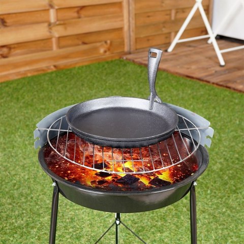 Grupa Orion Sp. z o.o. Patelnia do Serwowania Żeliwna 22 cm ORION z Deską i Uchwytem Litina