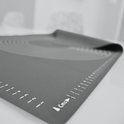 Grupa Orion Sp. z o.o. Stolnica do Ciasta i Wałek Silikonowa 60x40 cm 2 el.