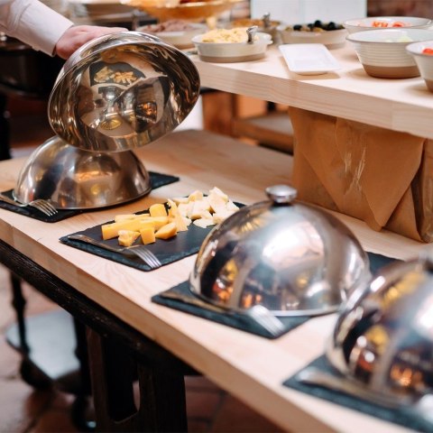 Grupa Orion Sp. z o.o. Taca do Serwowania Dań Przekąsek z Kloszem Stalowa HOUSEWARE 26 cm