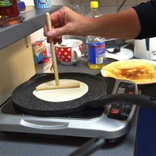 Grupa Orion Sp. z o.o. Wałek do Naleśników Drewniany ORION Bezpieczny Teflon 15 x 13,5 cm