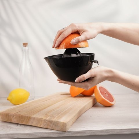 Grupa Orion Sp. z o.o. Wyciskacz do Cytrusów 19 x 15 x 12cm Tworzywo Czarny Solidny Trwały VILDE