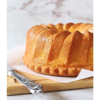 Grupa Orion Sp. z o.o. Forma do Pieczenia Babki z Kominem Silikonowa Nieprzywierająca ORION 23,5cm