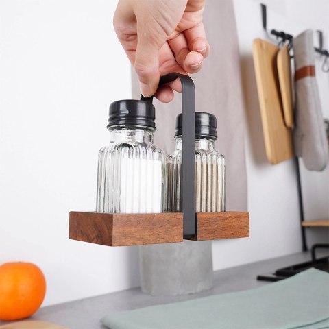 Grupa Orion Sp. z o.o. Solniczka Pieprzniczka Ryflowana Drewniany Stojak 60 ml VILDE