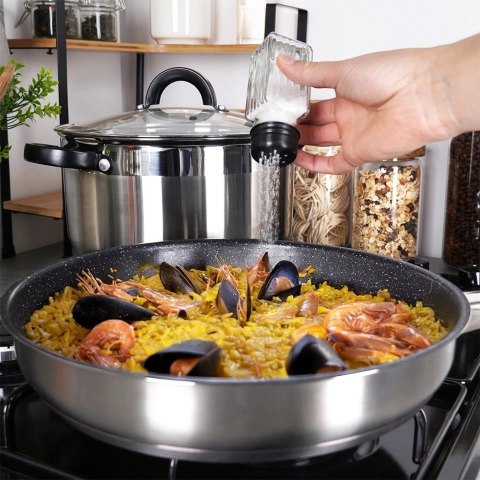 Grupa Orion Sp. z o.o. Solniczka Pieprzniczka Ryflowana Drewniany Stojak 60 ml VILDE