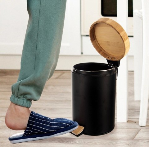 Grupa Orion Sp. z o.o. Kosz na Śmieci Metalowy z Pedałem Czarny 3 L ORION BLACK Pojemny