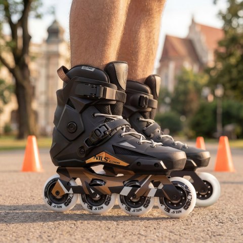 NA1601 ŁYŻWOROLKI SLALOMOWE SLAYD CZARNE ROZM. 38 NILS EXTREME