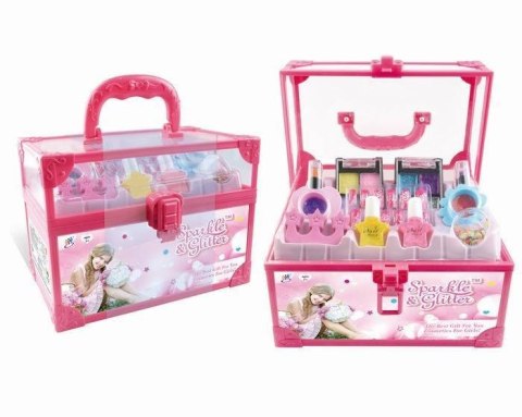 Kuferek z kosmetykami make up
